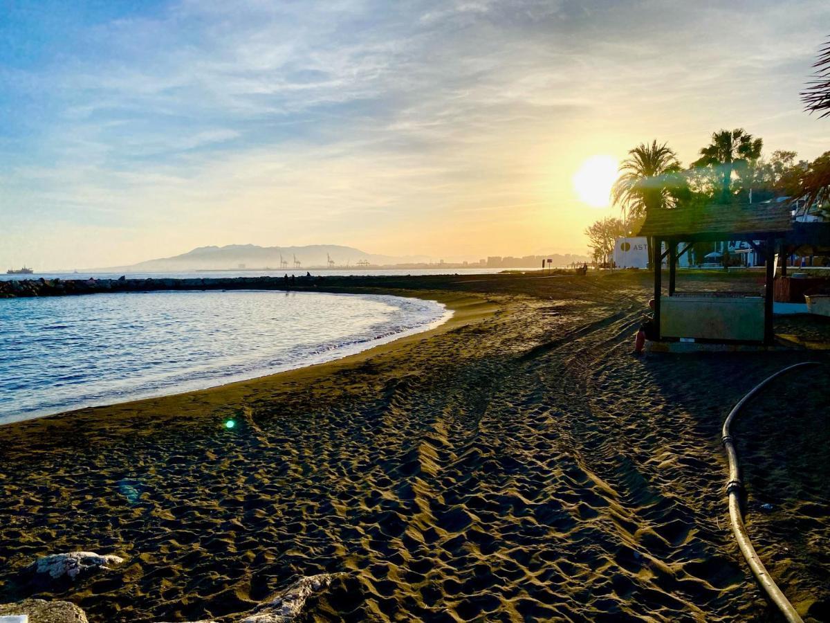 Malaga Beach And Sun Esterno foto